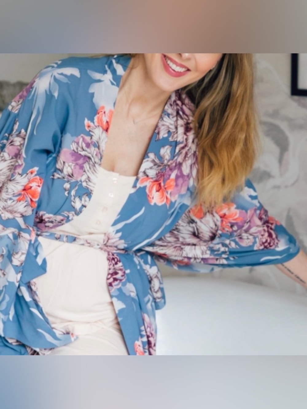 Soma 3-Piece Le Artist Brush Chiffon Rose Robe, Cami and Shorts PJ Set. Size M